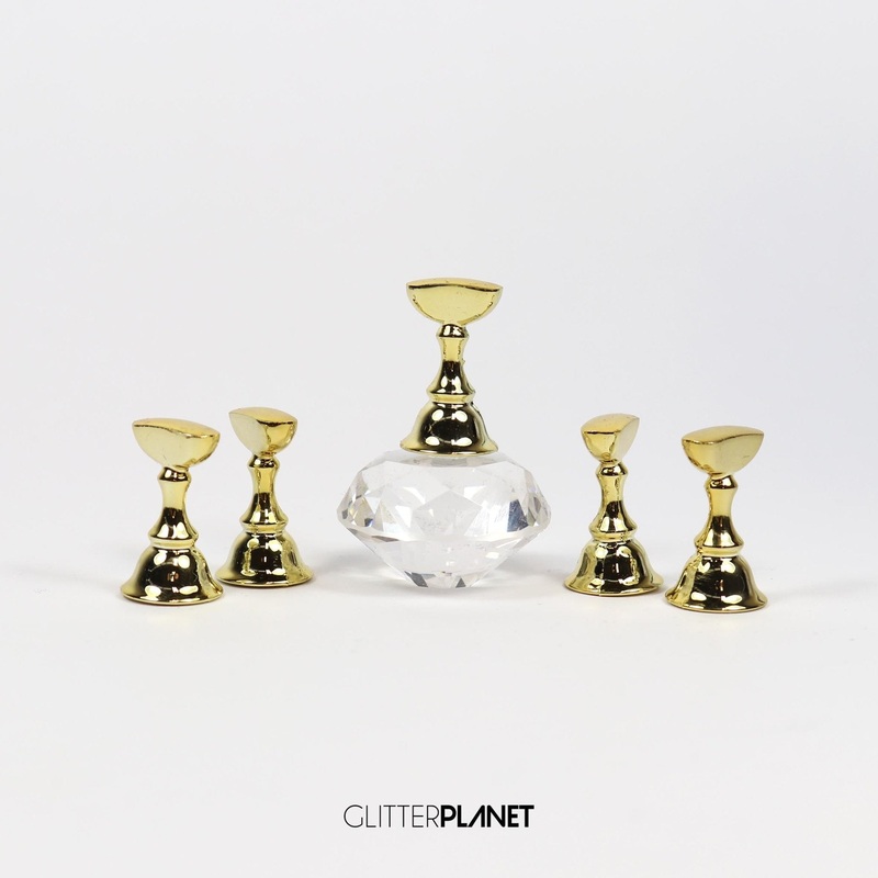 Crystal Clear Magnetic Nail Tip Practice Stand